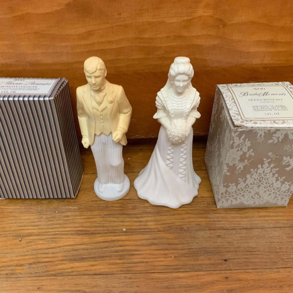 Vintage Avon Bridal Moments Proud Groom Perfume Cologne Bottle Decanter
